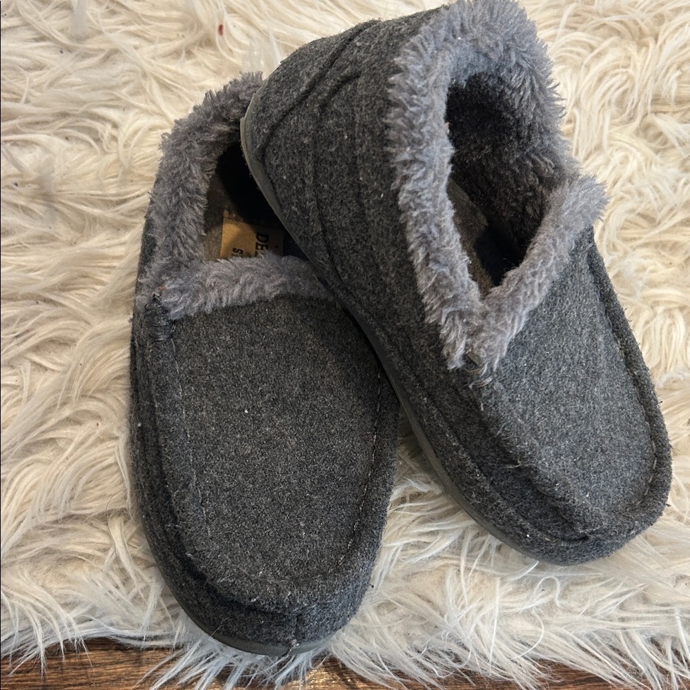 Boys Cozy Gray Fuzzy Slippers